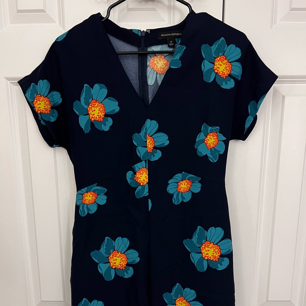 Banana Republic Sz 0 Floral cap sleeve dress 🌺